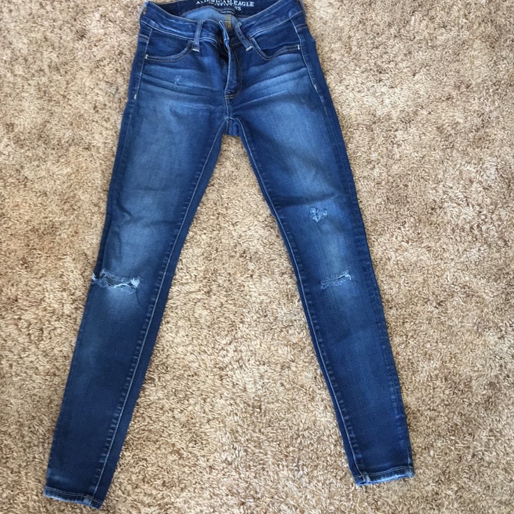 Distressed AEO jeggings